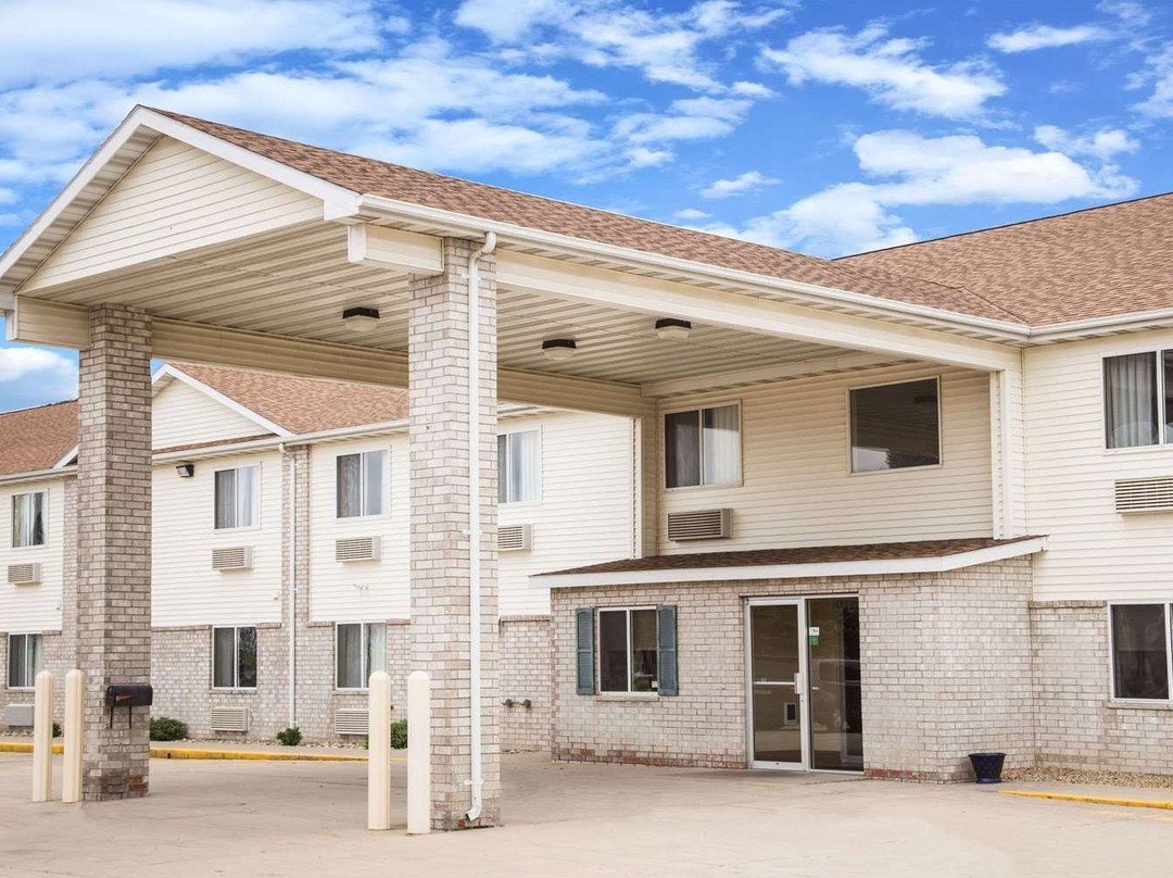 Days Inn by Wyndham Evansdale Waterloo主图