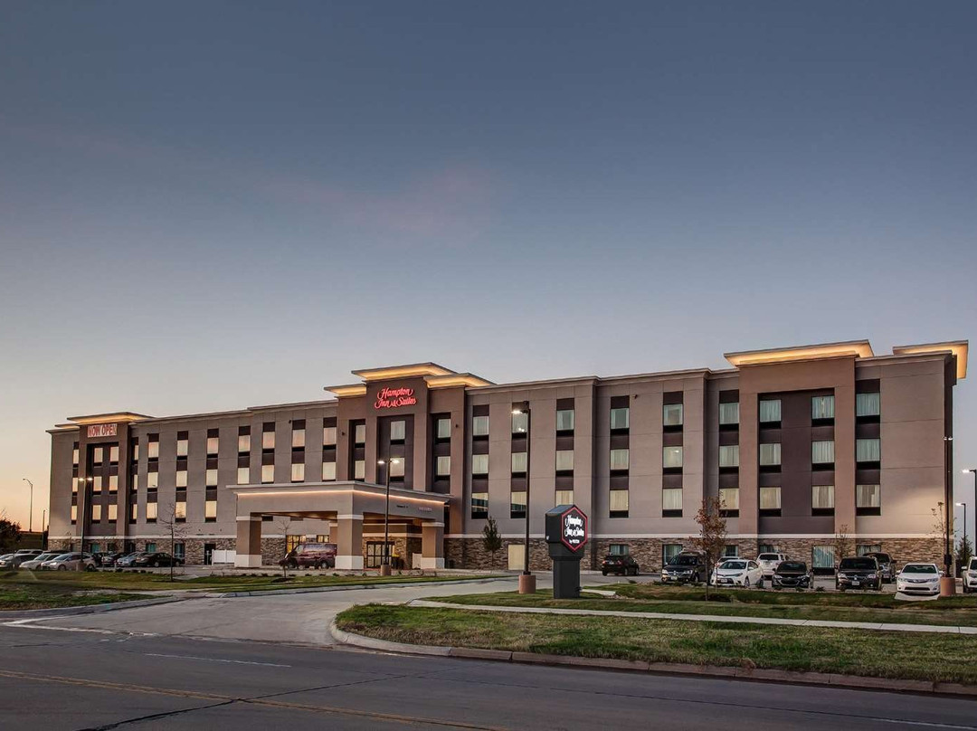 Hampton Inn & Suites Wichita/Airport主图
