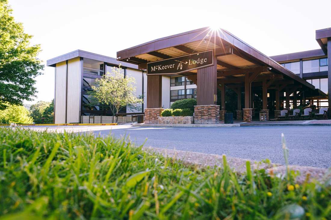 Pipestem Resort State Park-官方
