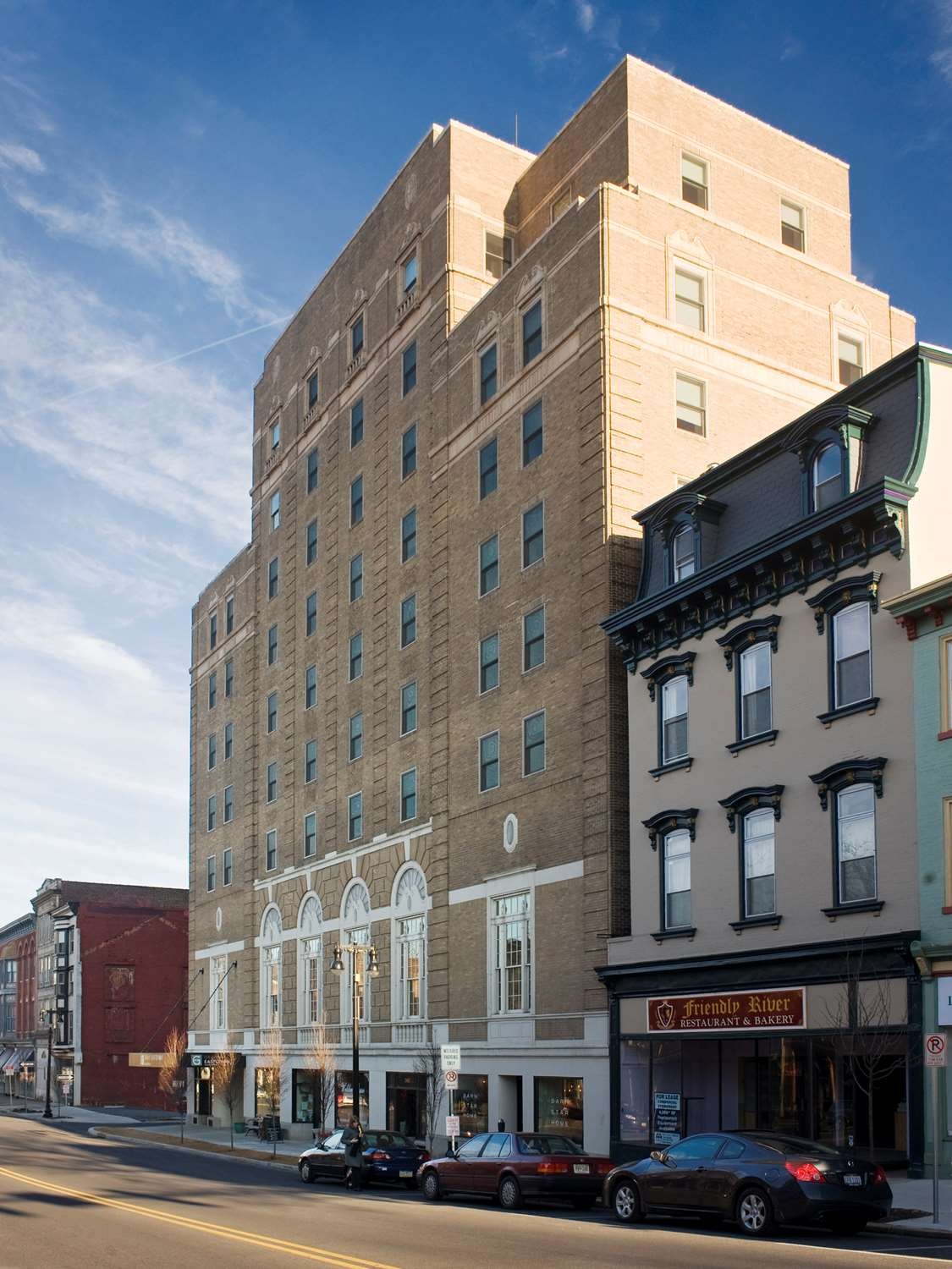Grand Eastonian Hotel & Suites-官方