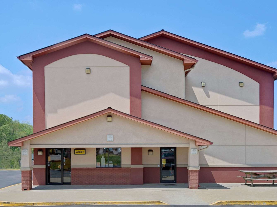 Super 8 by Wyndham Waynesburg