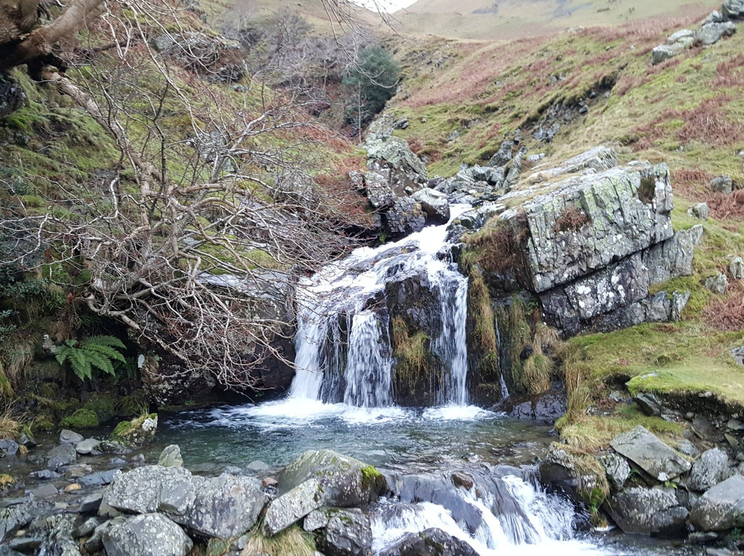 Cautley Spout Waterfall景点图片