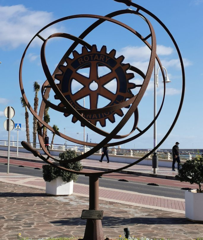 Escultura Rotary Club Melilla-梅利利亚必去景点