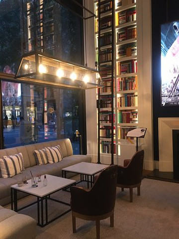 巴塞罗那七十酒店主图