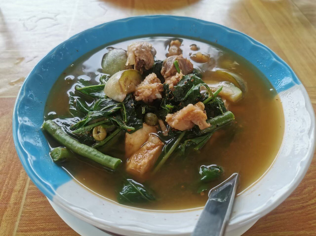 ร้านอาหารชายทุ่ง