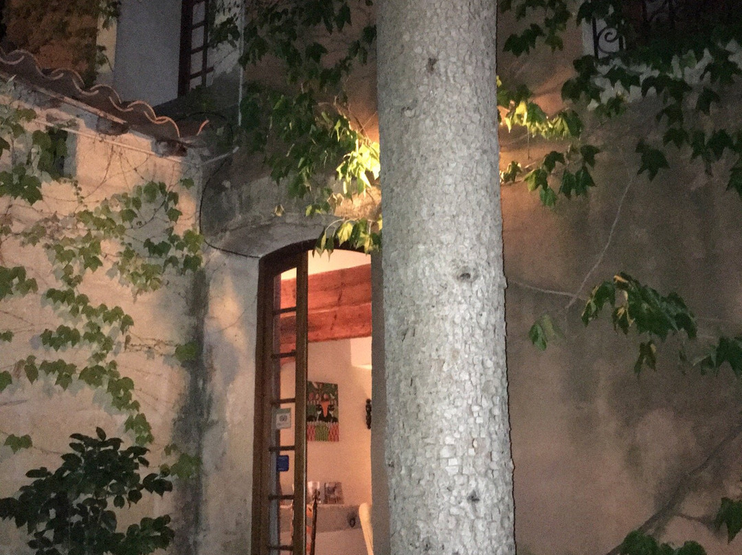 西番莲酒店