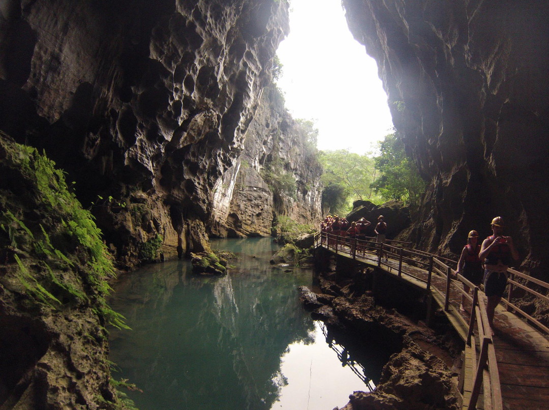 Hang Toi (Dark Cave)景点图片