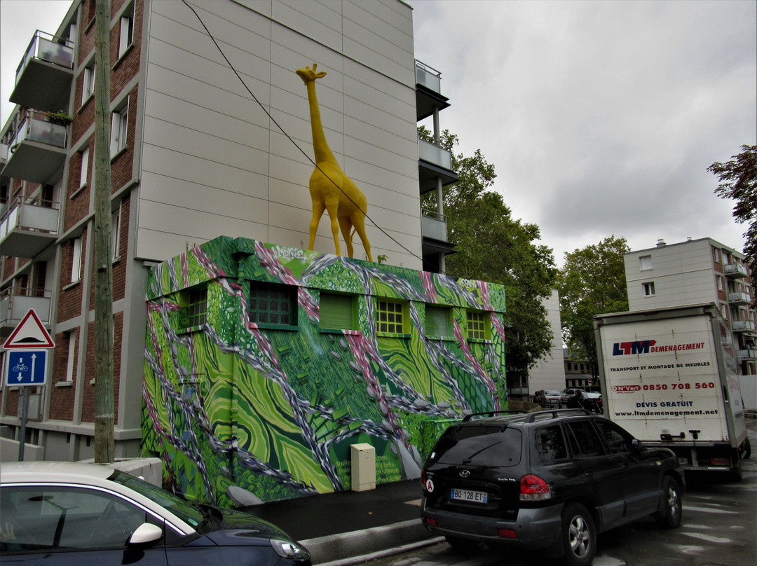 Fresque "Girafe jaune"景点图片