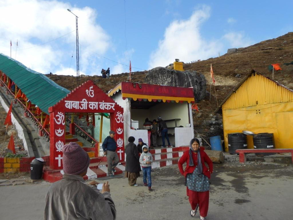 甘托克旅游景点-Baba Harbhajan Singh Memorial Temple