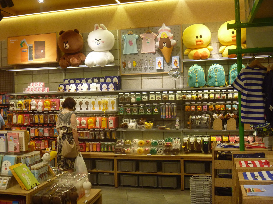 Line Friends - Lotte Department Store, Gwangbok景点图片