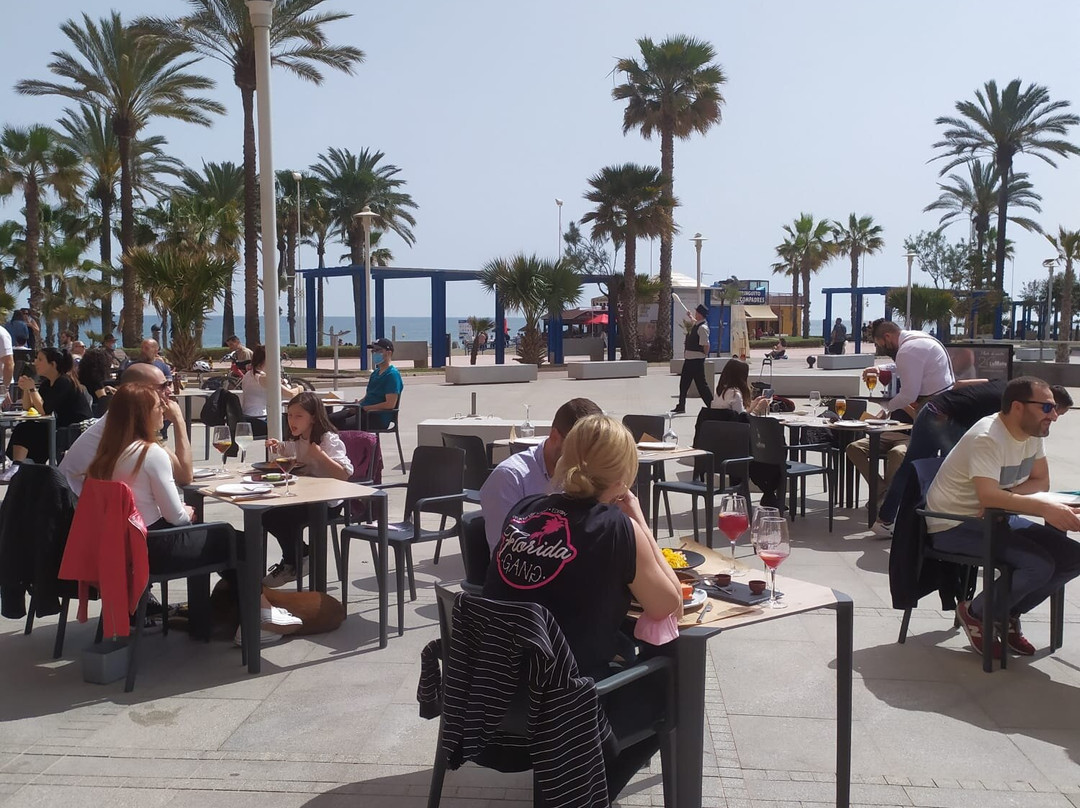 La Mafia Se Sienta a La Mesa Málaga– PACÍFICO