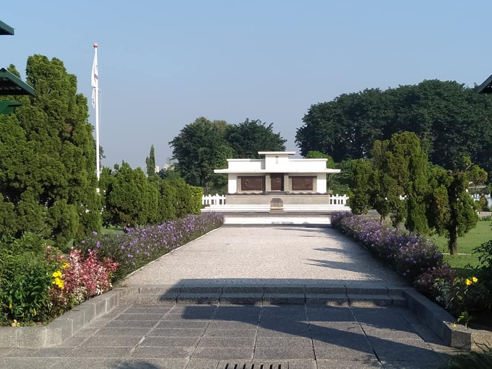 Ereveld Kembang Kuning景点图片
