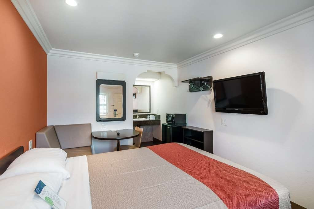 Motel 6 Lomita, CA主图