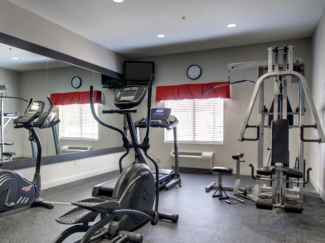 Holiday Inn Express & Suites Meridian I-20主图