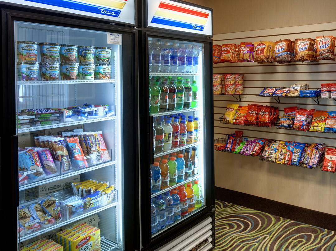 Holiday Inn Express & Suites Saginaw By IHG主图