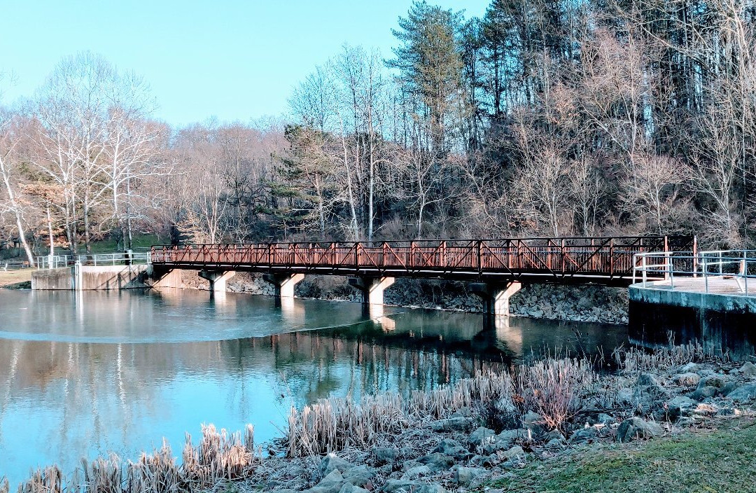 Deer Lakes Park景点图片