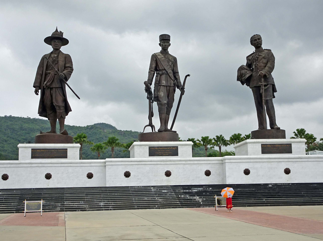 7 Kings of Siam Statues-Nong Kae必去景点