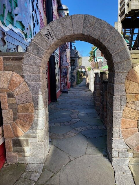 Bob Gasoi Memorial Art Alley-普罗温斯敦必去景点