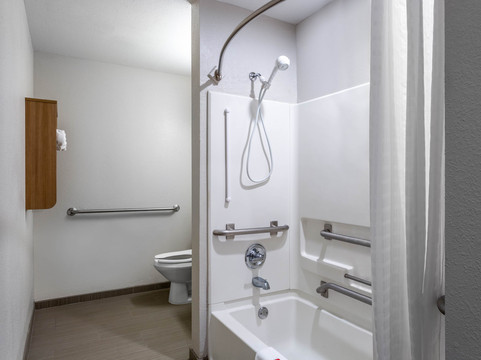 温德姆伯灵顿麦客达套房酒店主图