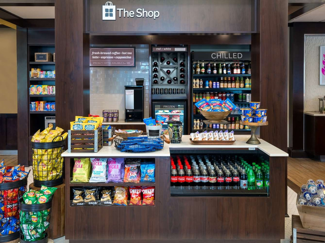 水牛城机场希尔顿花园酒店主图