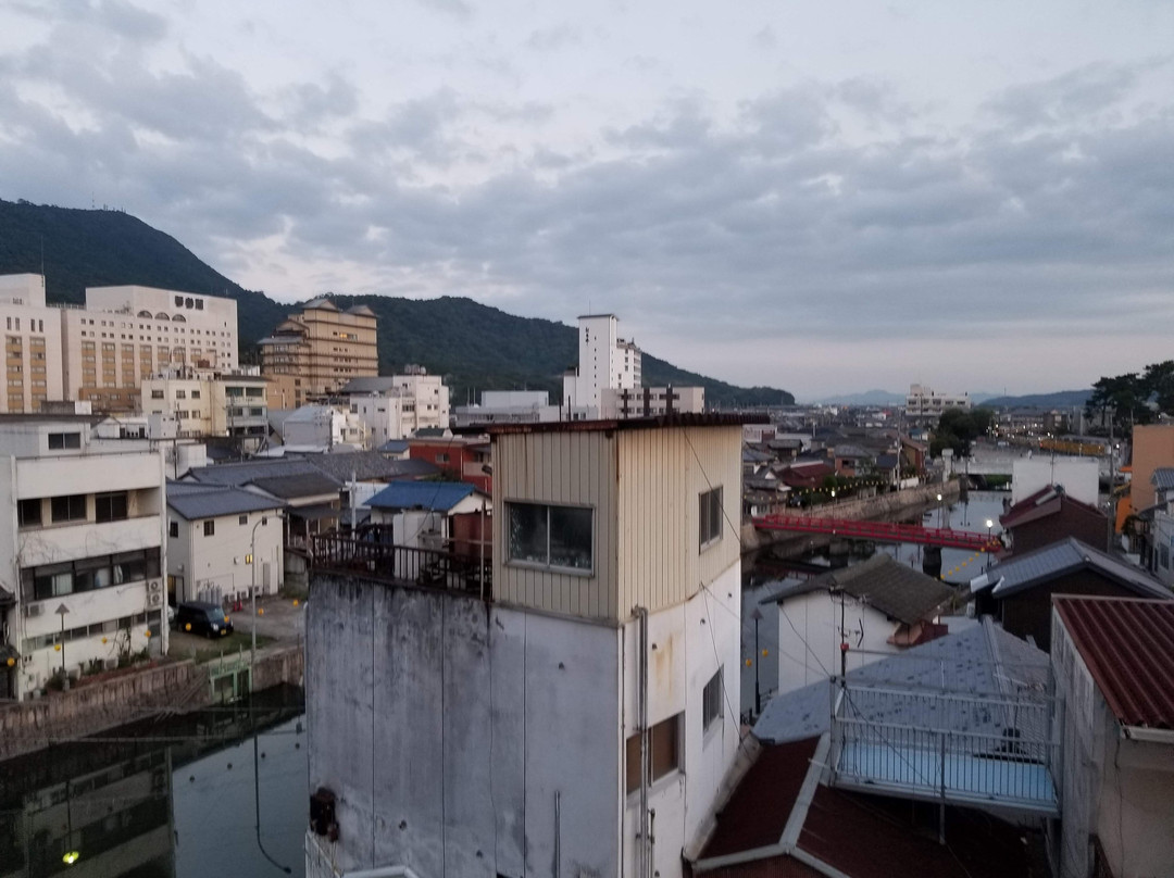 琴平町河畔酒店主图