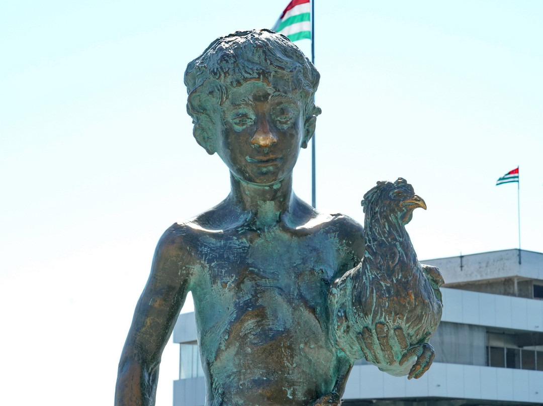 Sculpture Chik and Chicken-Sukhumi必去景点