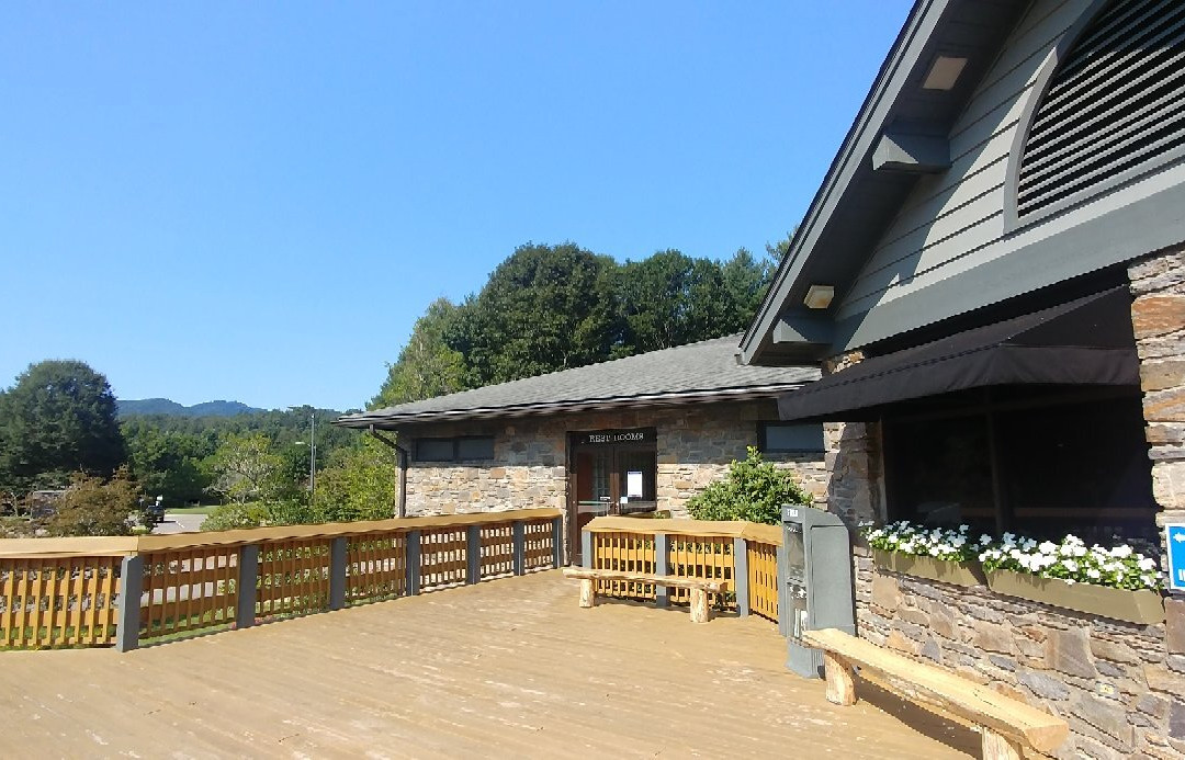 Smoky Mountain Visitor Center景点图片