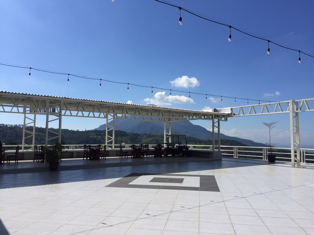 沙努尔皇家酒店主图