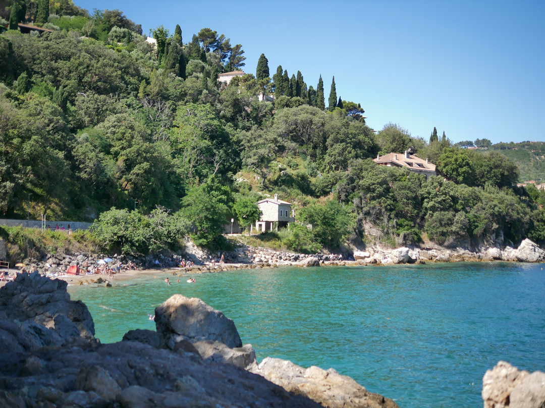 Spiaggia Libera La Cantoniera景点图片