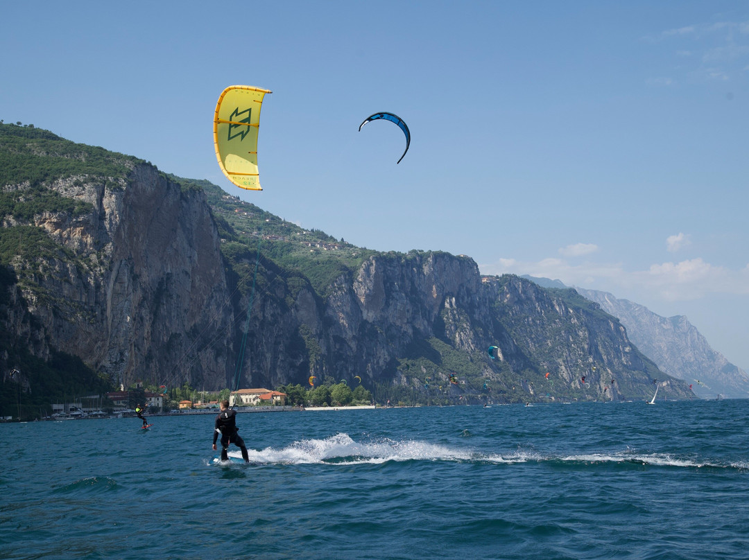 Gardakitesurf-Campione del Garda必去景点