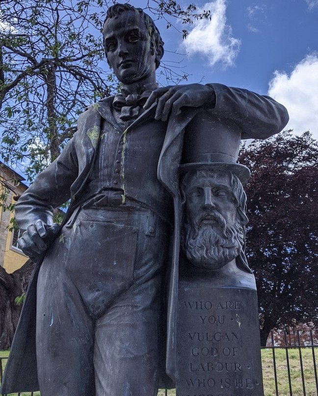 Statue of Johnnie Walker-Kilmarnock必去景点