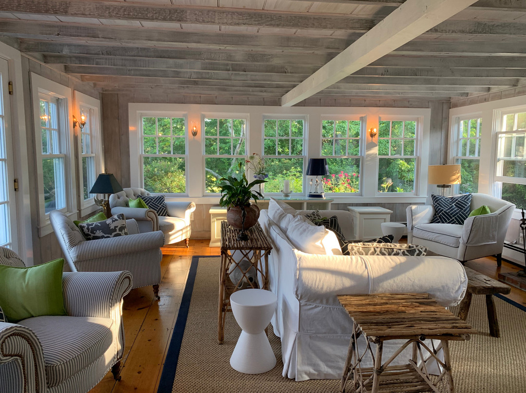 A Little Inn On Pleasant Bay主图