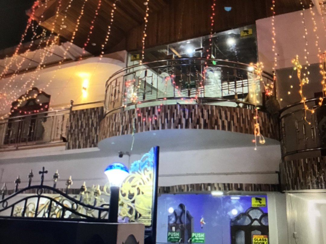 King Palace Holiday Inn主图