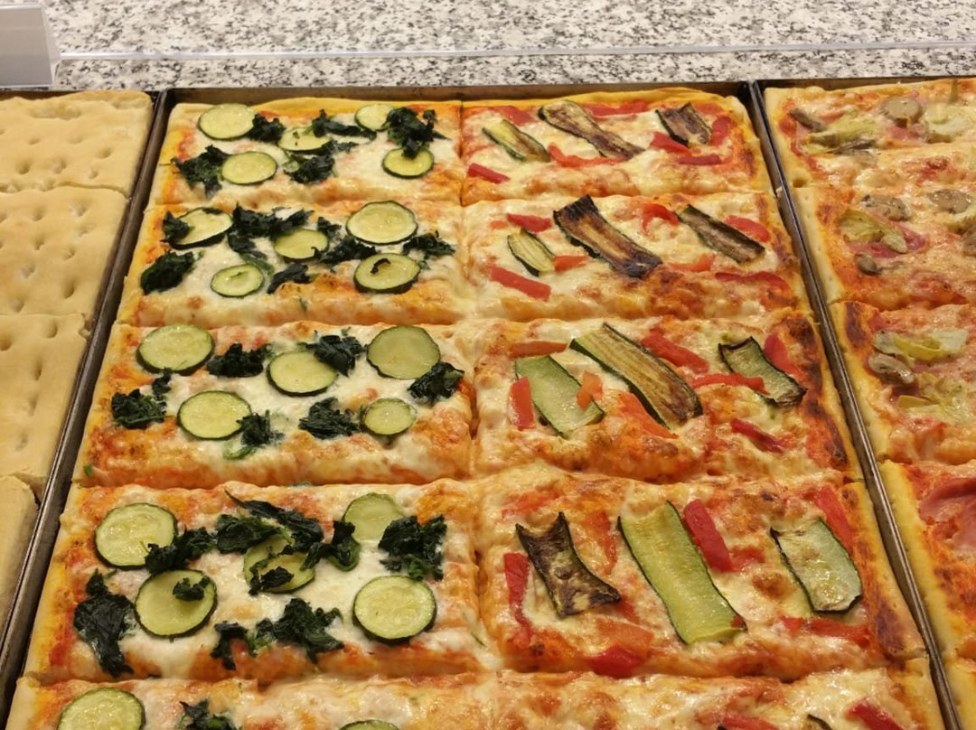 Pizzeria Paolo Taglio Pizza