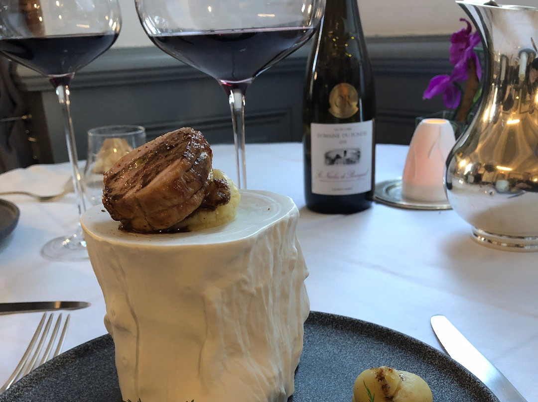 圣救世主酒店主图