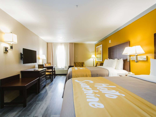 Days Inn by Wyndham Rosenberg主图