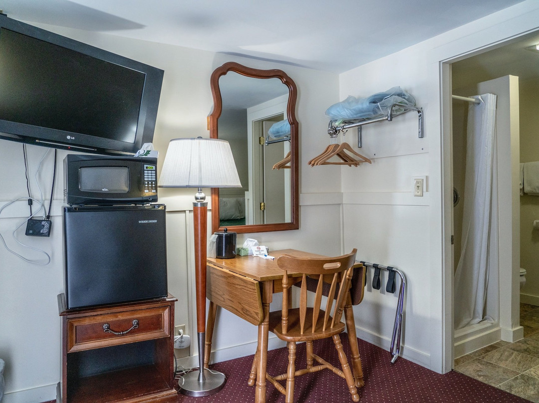 Mount Whittier Motel主图