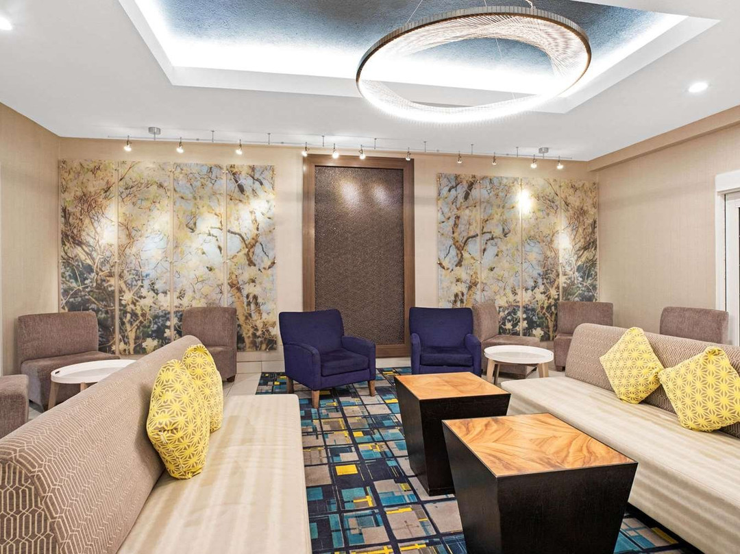 La Quinta Inn & Suites by Wyndham Palestine主图