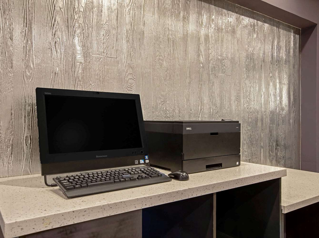 La Quinta Inn & Suites By Wyndham Fayetteville主图