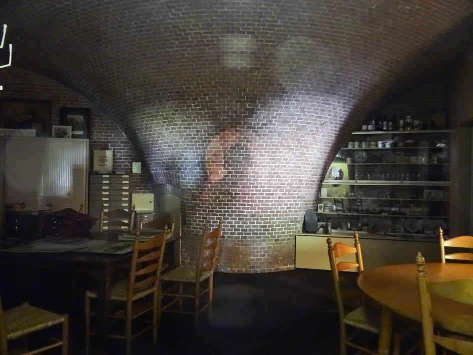 Rijksmonument Torenfort aan de Ossenmarkt uit 1861-韦斯普必去景点