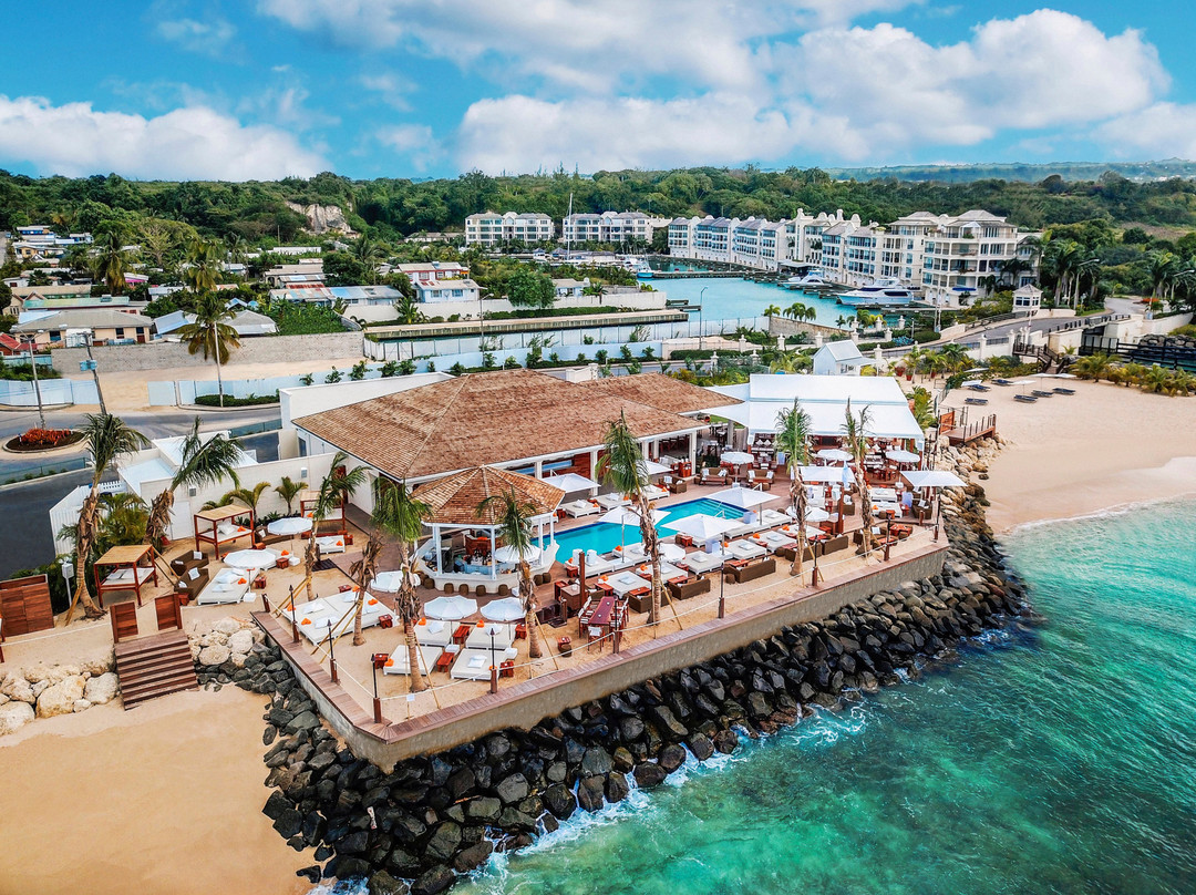 Port Ferdinand Marina and Luxury Residences主图