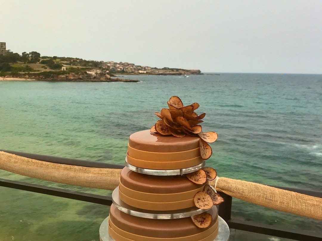 Clovelly餐馆和美食-Madame & Yves