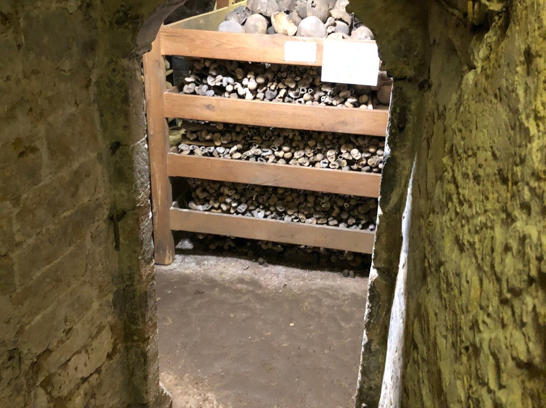 Rothwell Bone Crypt-Rothwell必去景点