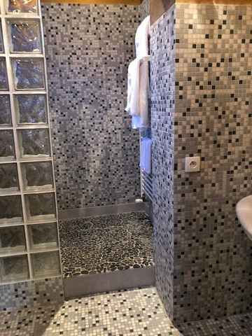 大公爵酒店主图