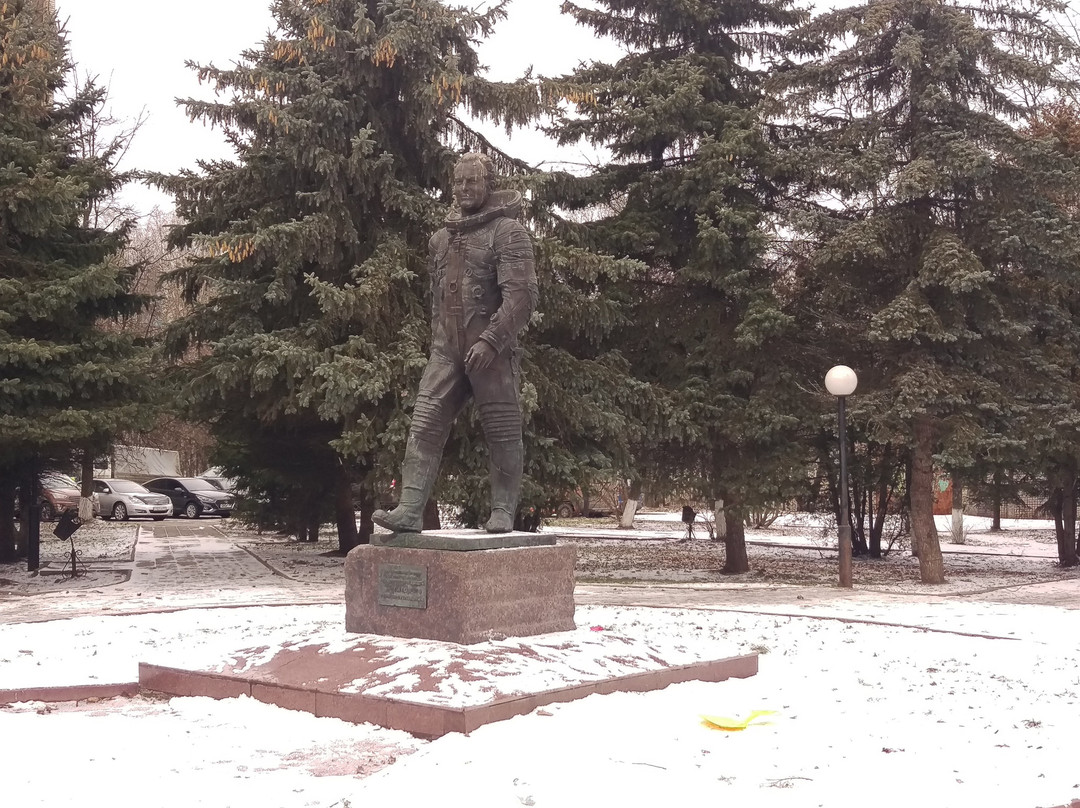 Titov Statue-Krasnoznamensk必去景点