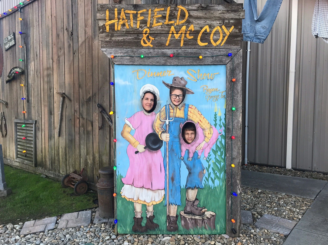 Hatfield & McCoy Dinner Show景点图片