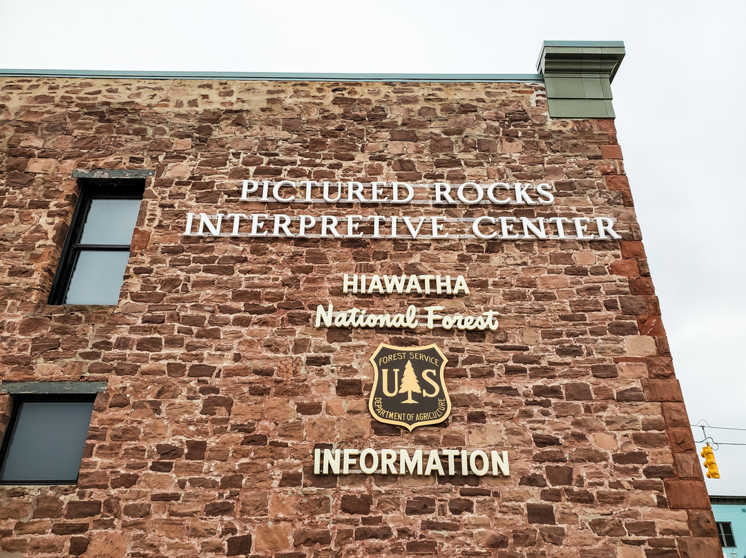 Pictured Rocks Interpretive Center景点图片