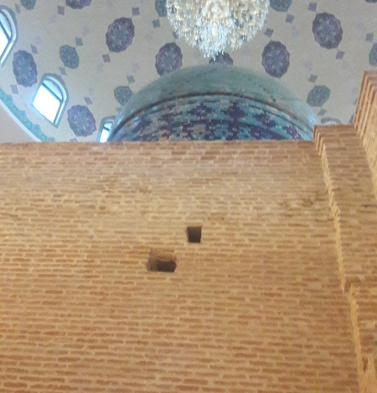 Imamzadeh Mausoleum-占贾必去景点