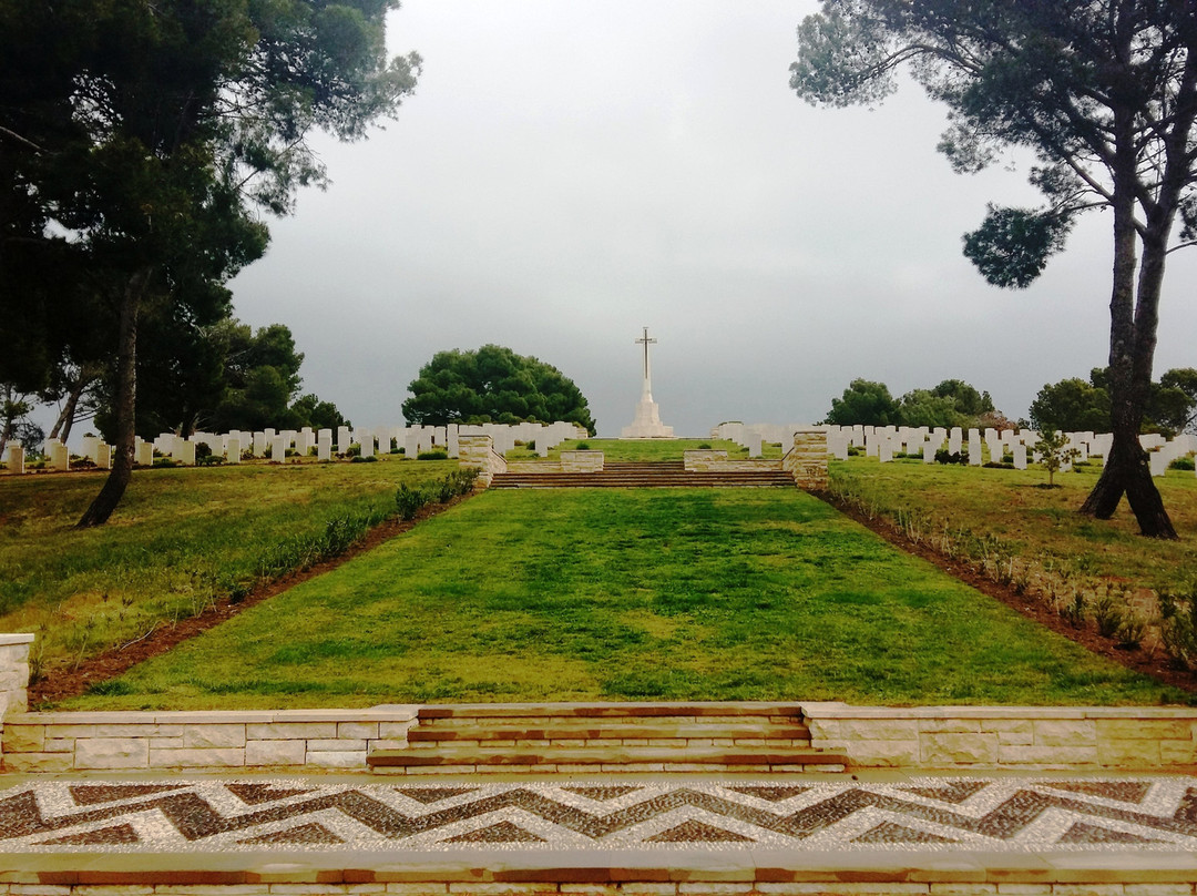 Agira Canadian War Cemetery-Agira必去景点