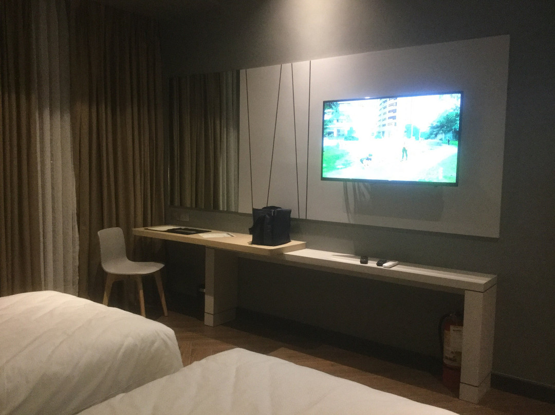 Summit Hotel Greenhills主图